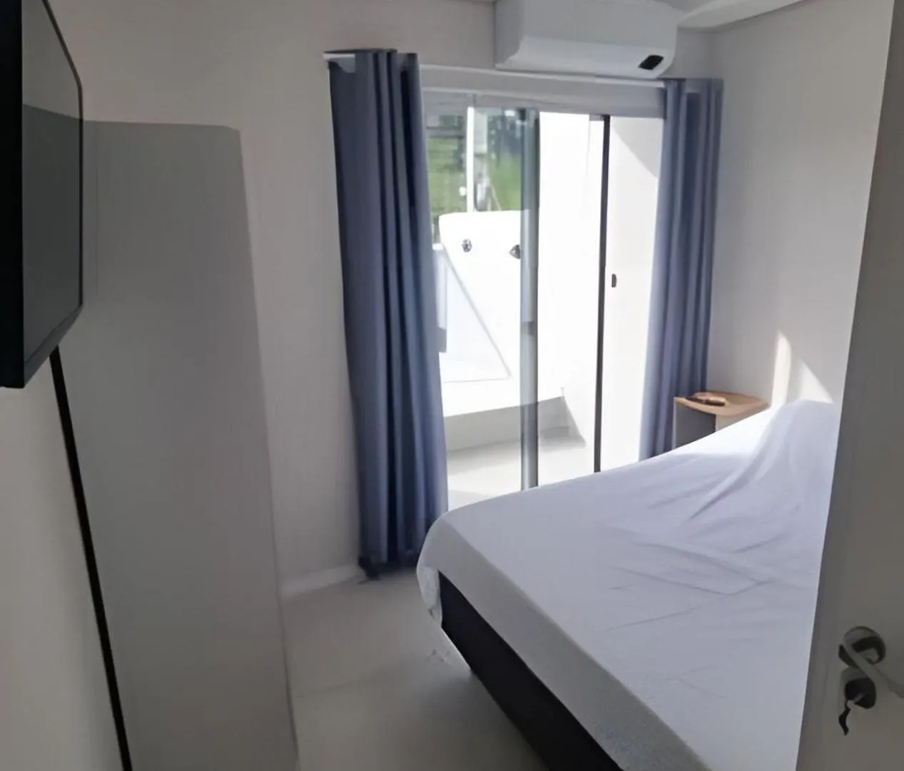 Quartos Confortaveis Em Casa Compartilhada - 5 Min Aeroporto Internacional Florianópolis Appartamento